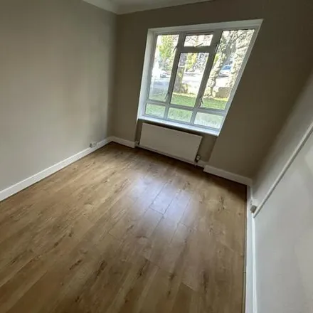 Image 7 - 45 Mowbray Road, Brondesbury Park, London, NW6 7QY, United Kingdom - Apartment for sale