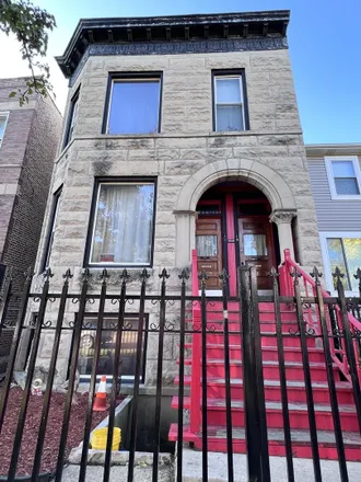 Image 2 - 3219 West Crystal Street, Chicago, IL 60651, USA - Duplex for sale