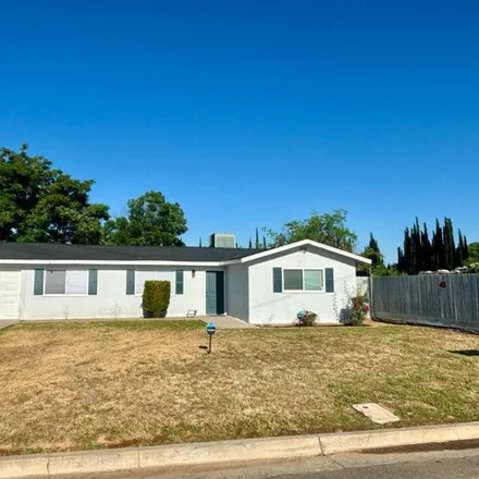 Buy this 3 bed house on 3205 N Gentry Ave in Fresno, California