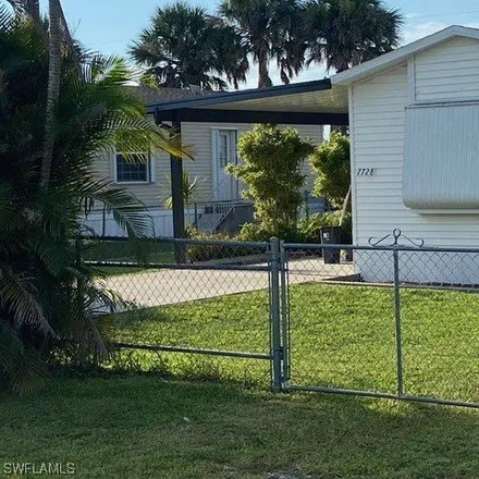 Buy this studio apartment on 7651 Green Malayan Rd in Tropic Isle Park, Lee County