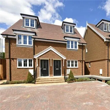 Rent this 3 bed townhouse on Malt House Close in Manor Cottages, Straight Road