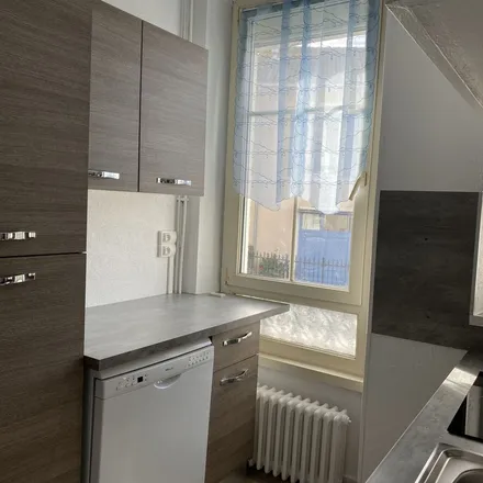 Image 4 - 36 Rue de la Déliade, 87100 Limoges, France - Apartment for rent