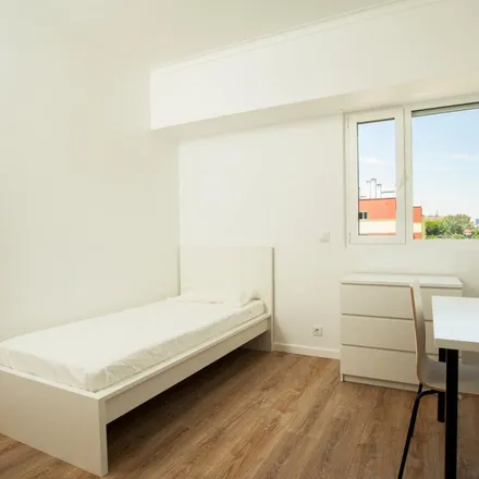 Rent this 7 bed apartment on Rua das Murtas / Avenida do Brasil in Rua das Murtas, 1700-262 Lisbon