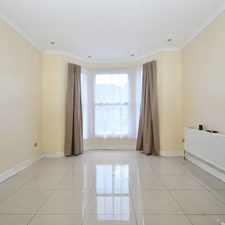 Rent this 6 bed apartment on 115 Windsor Road in London, E7 0RB