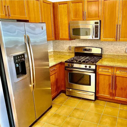 Rent this 1 bed condo on 15 Freedom Way in Jersey City, NJ 07305