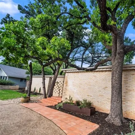 Image 3 - 4102 Farhills Drive, Austin, TX 78731, USA - House for sale