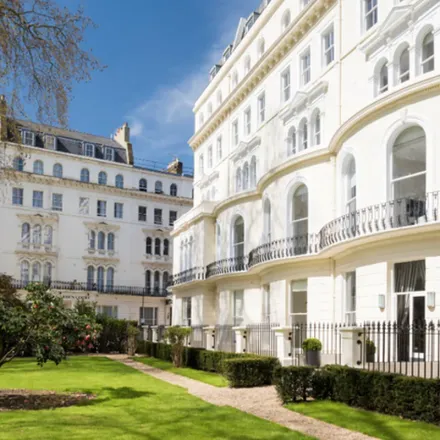 Image 3 - Kensington Gardens Square Garden, Kensington Gardens Square, London, W2 4BZ, United Kingdom - Apartment for rent