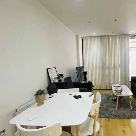 Rent this 2 bed apartment on Kinetica Apartments in 12 Tyssen Street, De Beauvoir Town