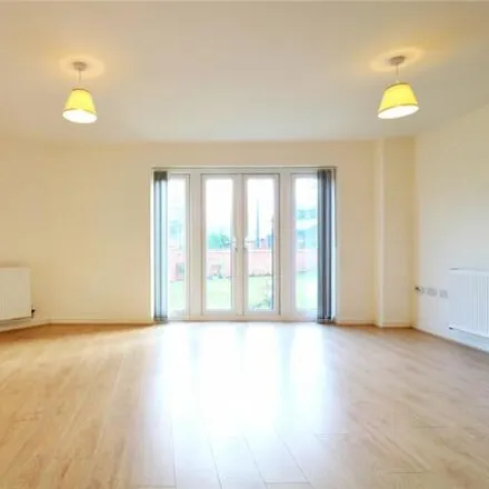 Image 3 - Larchfield Road, Maidenhead, SL6 2SH, United Kingdom - Room for rent