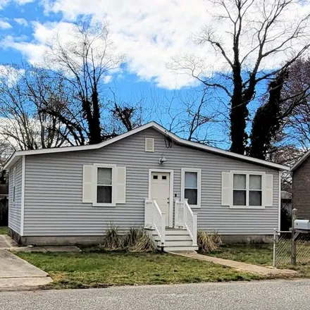 Buy this 2 bed house on 158 East Bates Avenue in Villas, NJ 08251