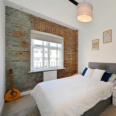 Image 5 - Towpath House, Clyde Square, London, E14 7TB, United Kingdom - Apartment for rent