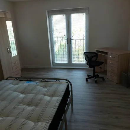 Image 3 - 16 Tawny Grove, Coventry, CV4 8NL, United Kingdom - Apartment for rent