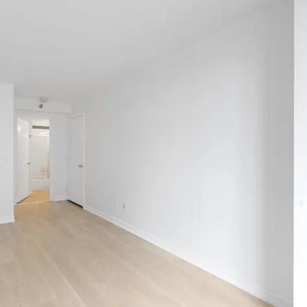 Image 7 - Citylights At Queens Landing, 4-74 48th Avenue, New York, NY 11109, USA - House for rent