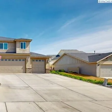 Buy this 4 bed house on 6231 Turf Paridise Drive in Pasco, WA 99301