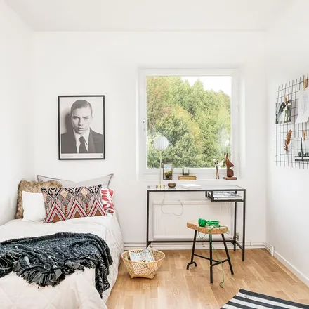 Rent this 4 bed apartment on Timmervägen in 541 64 Skövde kommun, Sweden