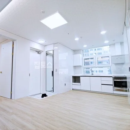 Image 2 - 서울특별시 중랑구 면목동 617-9 - Apartment for rent