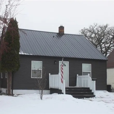 Buy this 4 bed house on 322 Backe Street in Thief River Falls, MN 56701