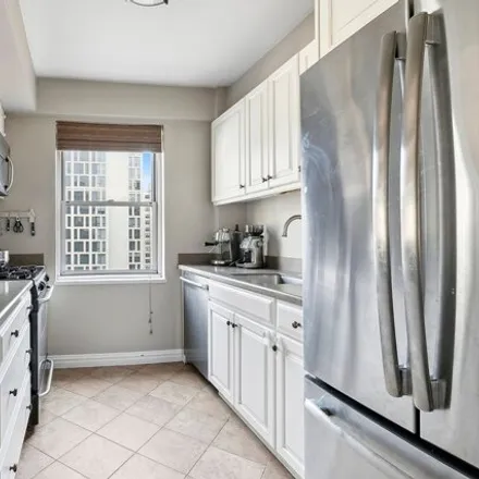 Image 5 - 132 East 22nd Street, New York, NY 10010, USA - Condo for sale