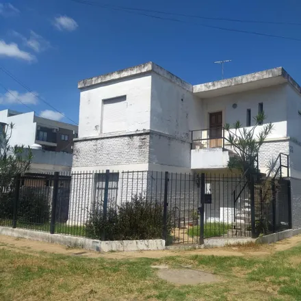 Buy this 4 bed house on Jujuy 1001 in Partido de La Matanza, Villa Luzuriaga