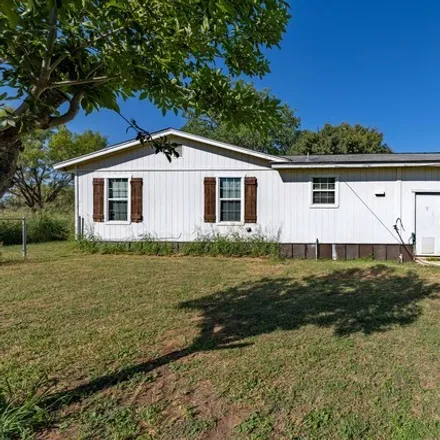 Buy this 3 bed house on 19190 Luckey Road in Bexar County, TX 78002