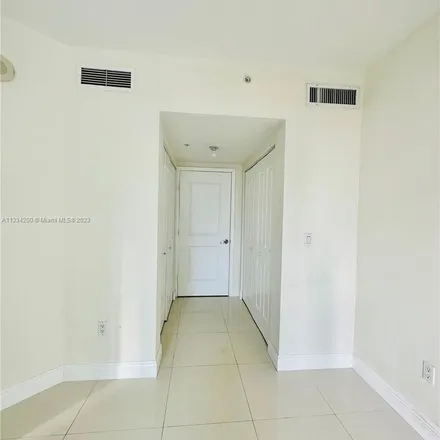 Image 4 - Solaris at Brickell Bay, 170 Southeast 12th Terrace, Miami, FL 33131, USA - Apartment for rent