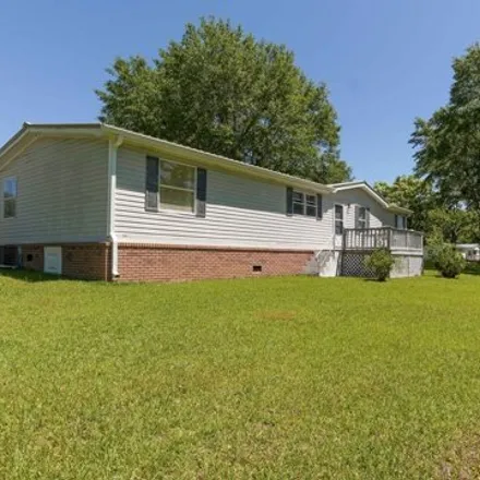 Buy this studio apartment on 3234 Harvey Carter Drive in Holmes County, FL 32425