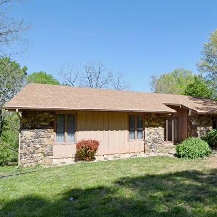 Buy this 5 bed house on 2814 South Versailles Avenue in Springfield, MO 65804