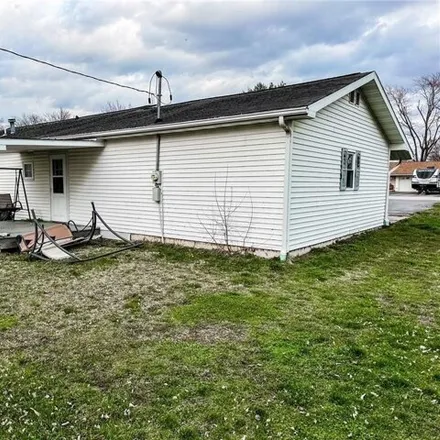 Image 5 - North 1st Street, Herrick, Shelby County, IL 62431, USA - House for sale