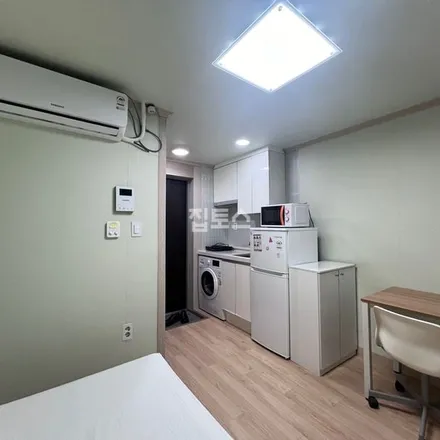 Rent this studio apartment on 서울특별시 성북구 정릉동 227-188