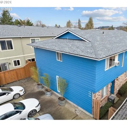 Buy this 6 bed house on 1112 Northeast 60th Avenue in Portland, OR 97213