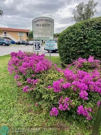 Buy this 1 bed condo on 398 Northeast 19th Place in Wilton Manors, FL 33305