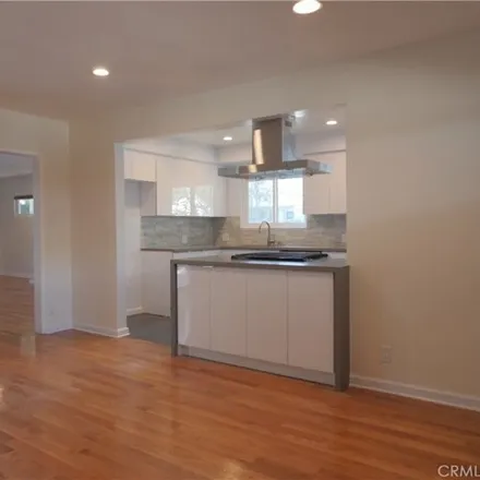 Image 7 - 10431 Sarah Street, Los Angeles, CA 91602, USA - House for rent