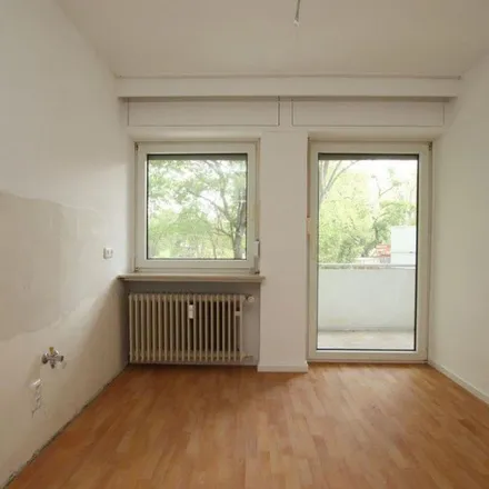 Rent this 3 bed apartment on Weststadtcafe in Landwehrstraße, 64293 Darmstadt-Nord