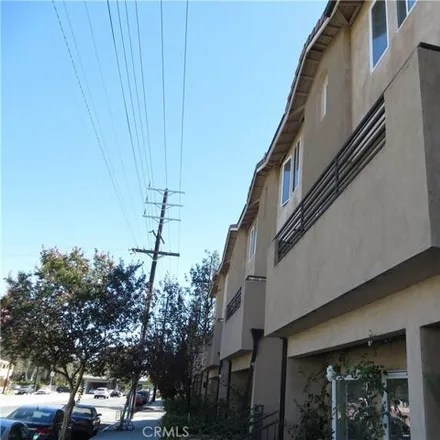 Image 3 - 5555 Carpenter Ave Unit 2, California, 91607 - Townhouse for rent