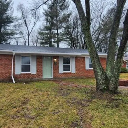 Image 2 - 9806 Chambers Circle, Jeffersontown, KY 40299, USA - House for rent