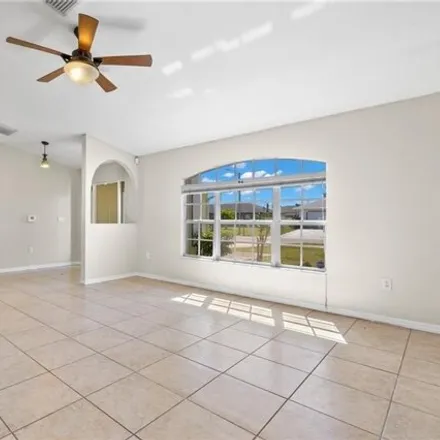 Image 3 - 121 Southeast 2nd Place, Cape Coral, FL 33990, USA - House for sale