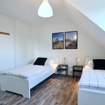 Rent this 6 bed apartment on Lösorter Straße 44 in 47137 Duisburg, Germany