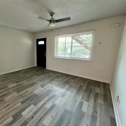 Image 2 - 1202 Newning Avenue, Austin, TX 78704, USA - Condo for rent