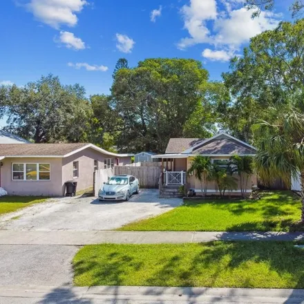 Buy this studio duplex on 142 49th Avenue North in Saint Petersburg, FL 33703