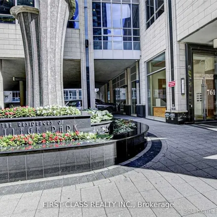 Image 9 - Residences of College Park South, 761 Bay Street, Old Toronto, ON M5G 2J9, Canada - Apartment for rent