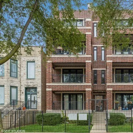 Rent this 4 bed condo on 4012 South Indiana Avenue in Chicago, IL 60653