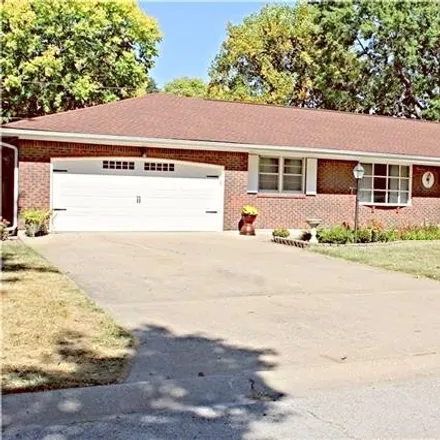 Image 1 - 1200 Northeast 77th Terrace, Kansas City, MO 64118, USA - House for sale