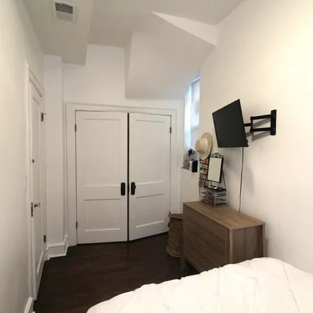 Rent this 1 bed apartment on 1130 North Winchester Avenue in Chicago, IL 60622