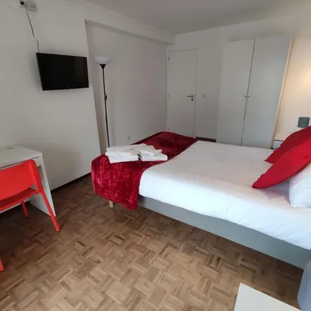 Rent this 12 bed apartment on Rua Doutor Flávio Resende in 2775-291 Cascais, Portugal