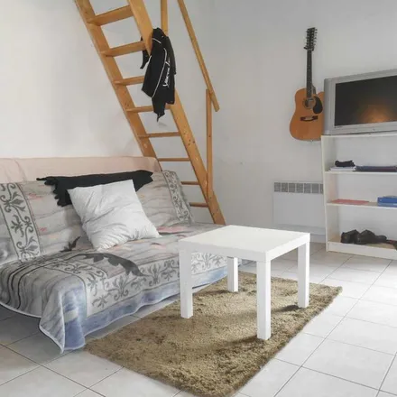 Rent this 2 bed apartment on Préfecture de l'Hérault in 34 Place des Martyrs de la Résistance, 34062 Montpellier
