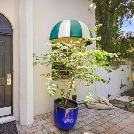 Image 3 - 864 Upland Road, West Palm Beach, FL 33401, USA - House for sale