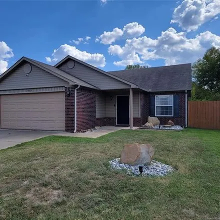 Buy this 3 bed house on 7864 East 132nd Place South in Bixby, OK 74008
