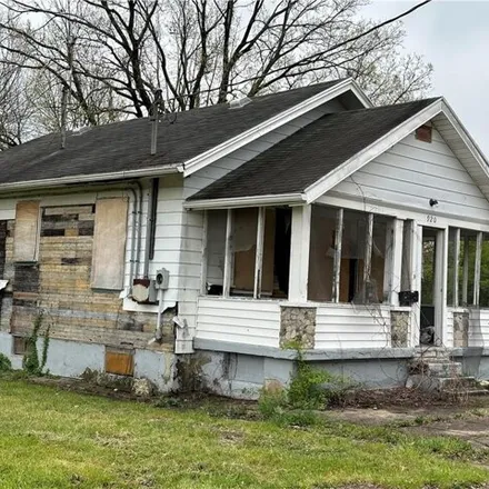 Buy this 4 bed house on 946 Ethel Avenue in Dayton, OH 45417