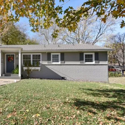 Buy this 3 bed house on 1127 South John Avenue in Springfield, MO 65804