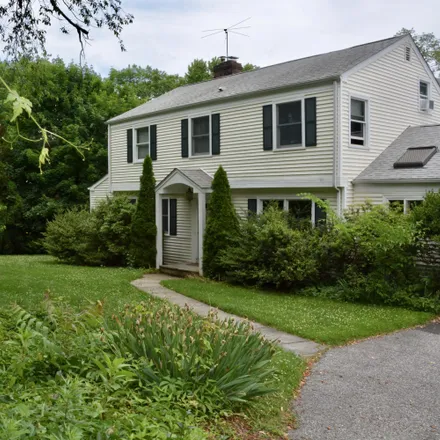 Rent this 5 bed house on 38 Gardner Street in Noroton, Darien